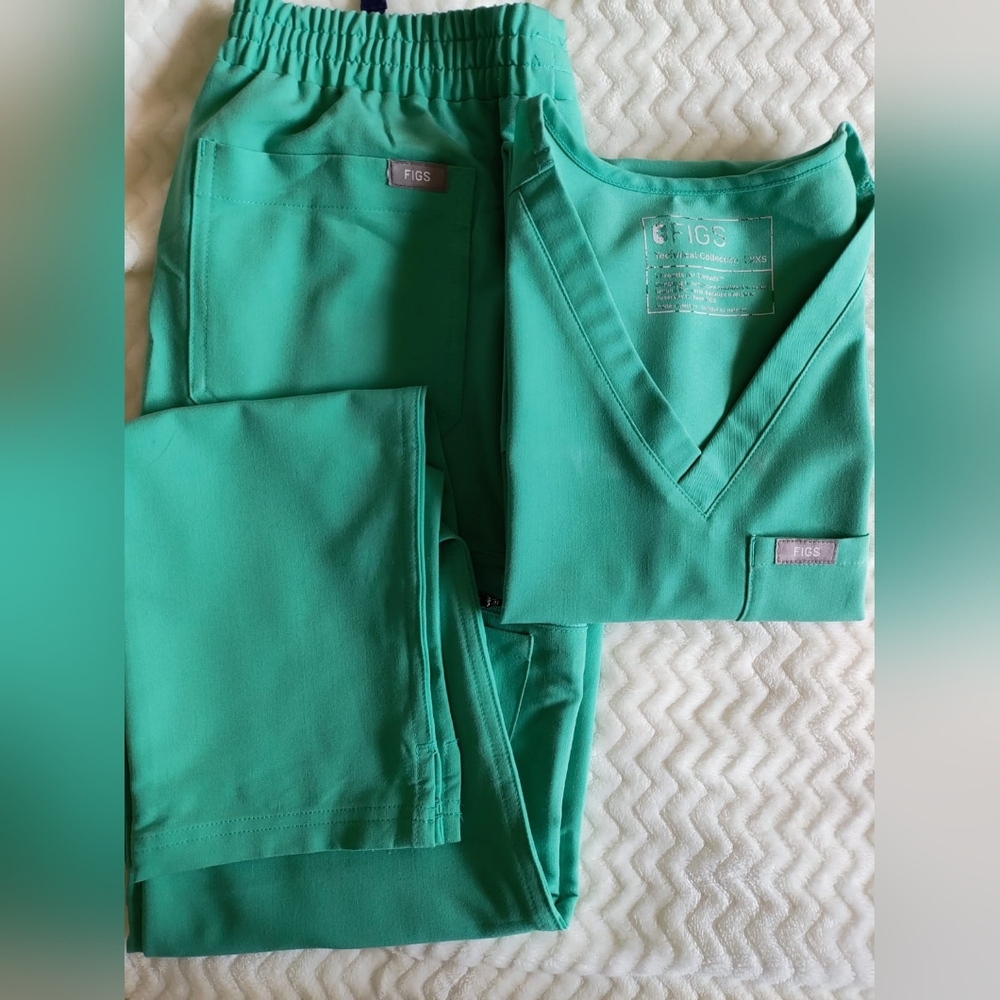 FIGS Scrubs Surgical Green TOP